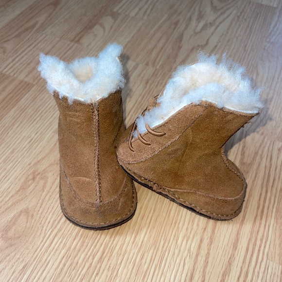 Toddler Ugg Faux Fur Lined Tan / Light Brown Boots Size Small - Picture 1 of 9